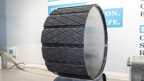 插板式滾筒包膠、陶瓷插板包膠，使用長久，安裝簡單